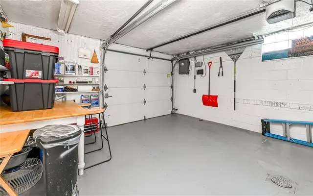 306 Bernice Street gallery image 18