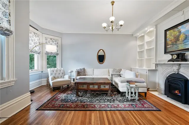 306 Broad Street gallery image 12
