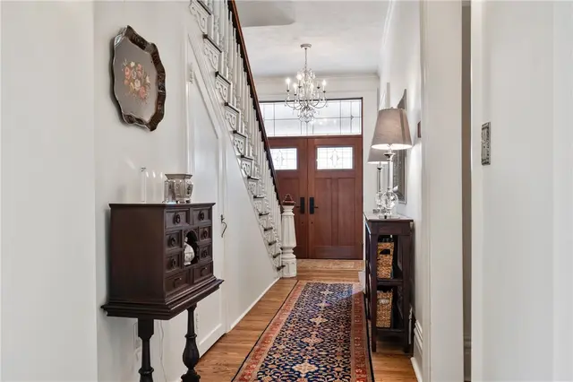 306 Broad Street gallery image 13