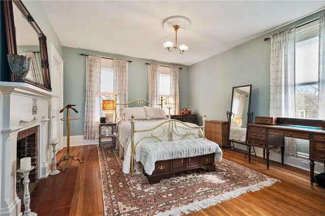 306 Broad Street gallery image 17