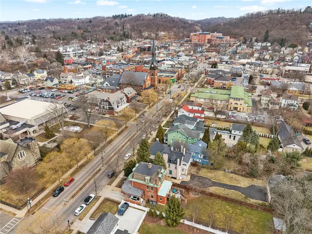 306 Broad Street gallery image 31