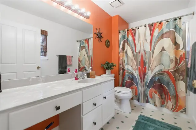 306 Covington Ct gallery image 9