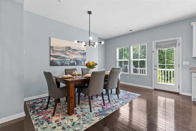 306 Cross Creek Dr gallery image 3