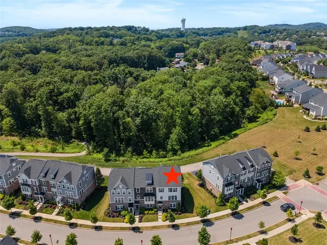 306 Cross Creek Dr gallery image 7
