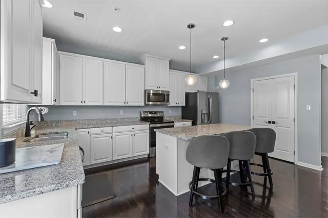 306 Cross Creek Dr gallery image 25