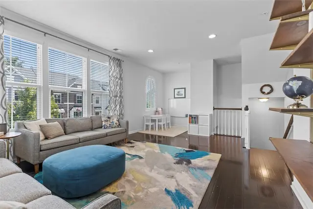 306 Cross Creek Dr gallery image 27