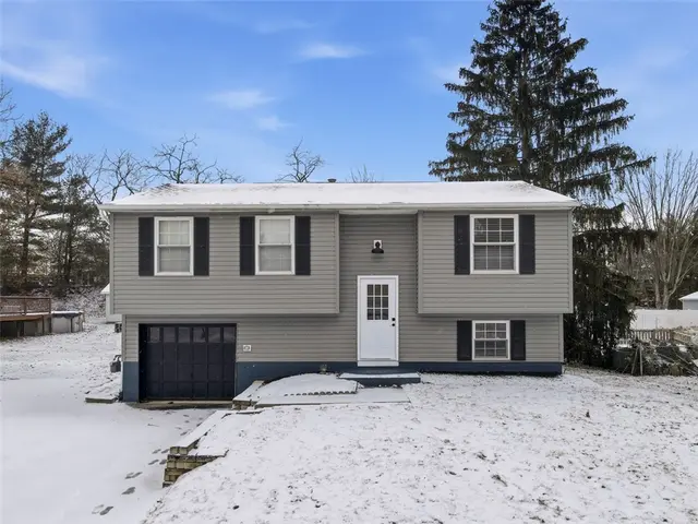 306 Fayette Dr gallery image 2
