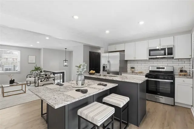 306 Fayette Dr gallery image 8