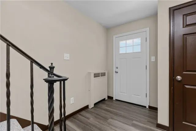 306 Good Ln gallery image 7