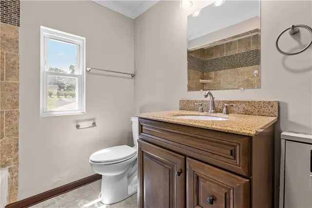 306 Good Ln gallery image 15