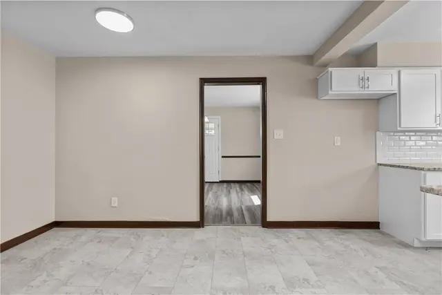 306 Good Ln gallery image 21