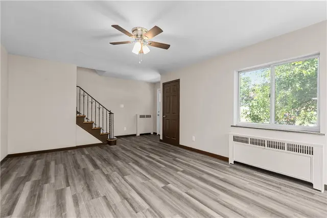 306 Good Ln gallery image 22