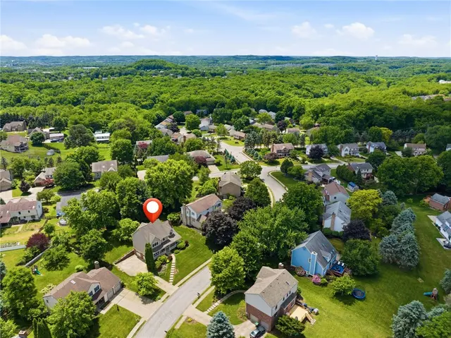 306 Hillcrest Drive gallery image 9