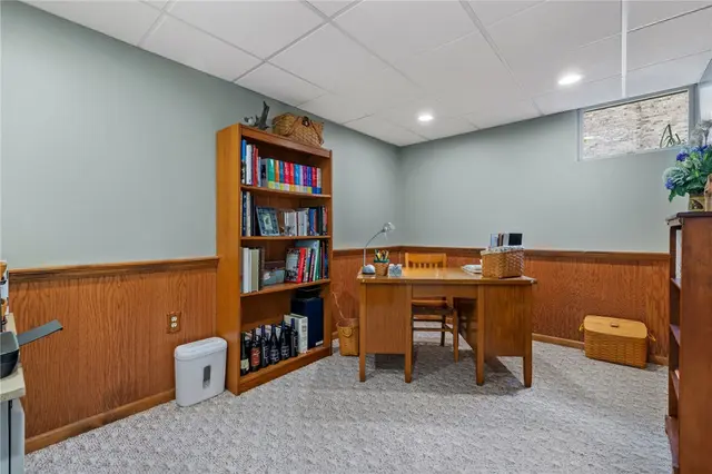 306 Hillcrest Drive gallery image 10