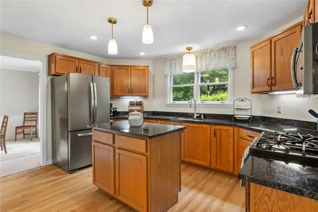 306 Hillcrest Drive gallery image 17