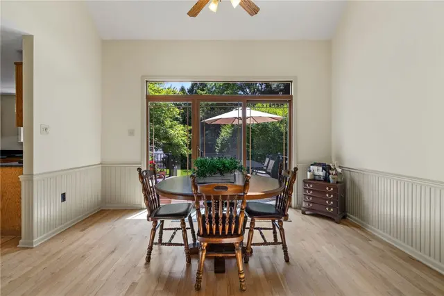 306 Hillcrest Drive gallery image 43