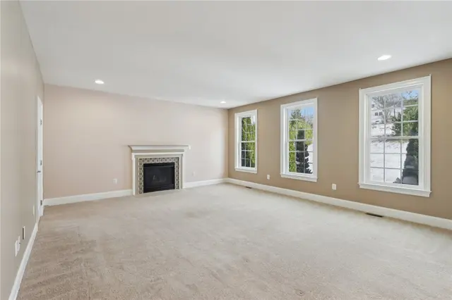 306 Sapling Court gallery image 10