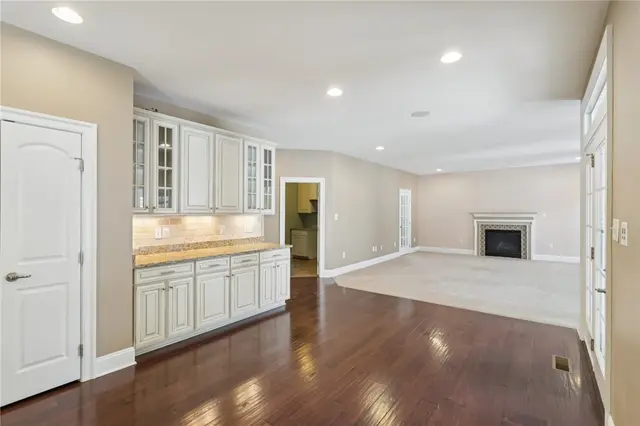 306 Sapling Court gallery image 15