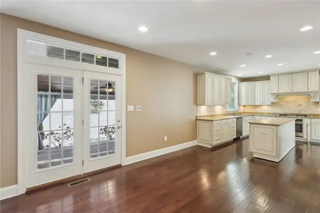 306 Sapling Court gallery image 16