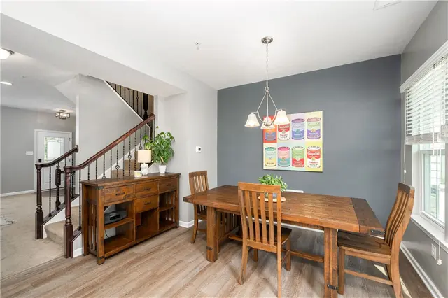 307 Cross Creek Dr gallery image 4
