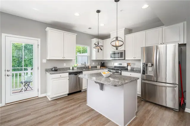 307 Cross Creek Dr gallery image 6