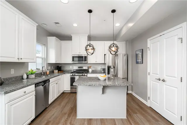 307 Cross Creek Dr gallery image 14