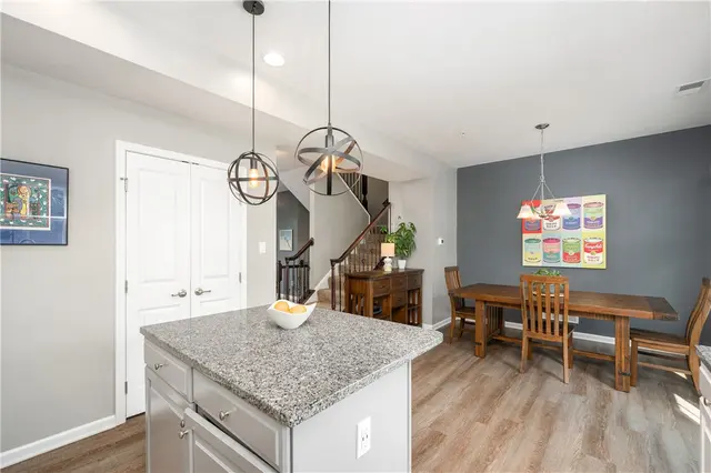 307 Cross Creek Dr gallery image 15