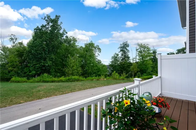307 Cross Creek Dr gallery image 26