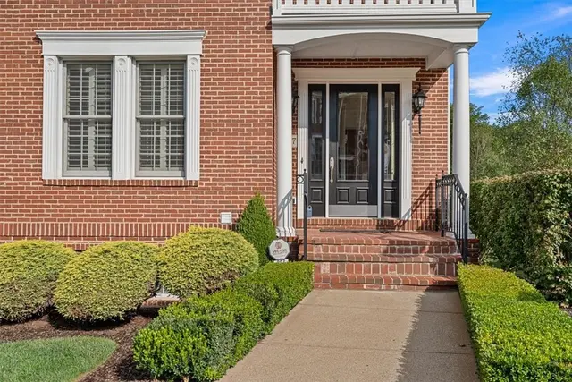 307 Georgetowne Ct gallery image 11
