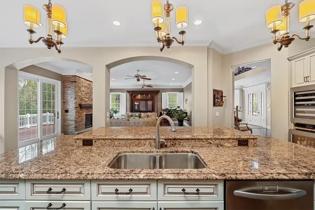 307 Georgetowne Ct gallery image 15