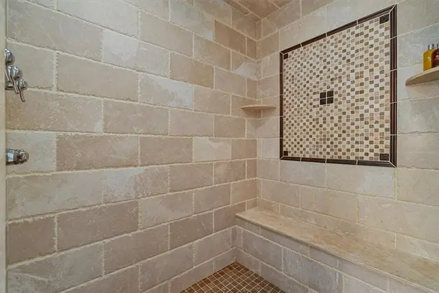 307 Georgetowne Ct gallery image 20