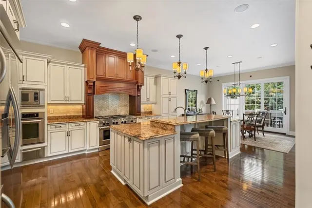 307 Georgetowne Ct gallery image 24