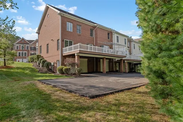 307 Georgetowne Ct gallery image 27