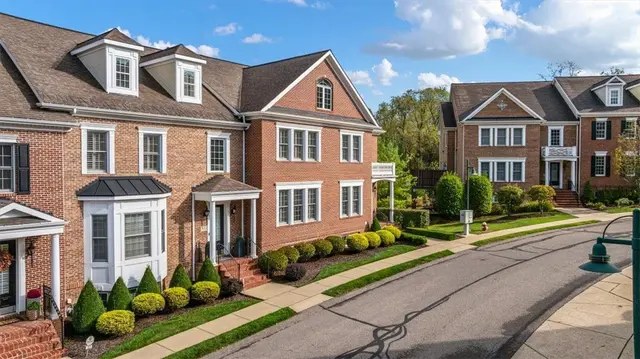 307 Georgetowne Ct gallery image 29