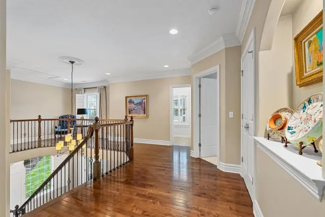 307 Georgetowne Ct gallery image 32