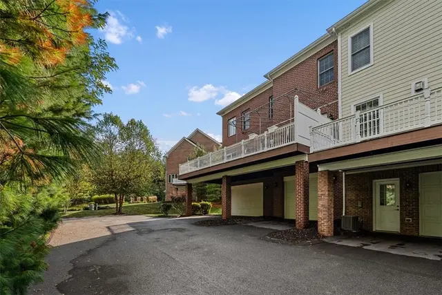 307 Georgetowne Ct gallery image 40