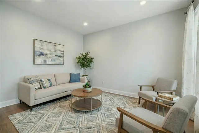 307 Harlequin Street gallery image 6