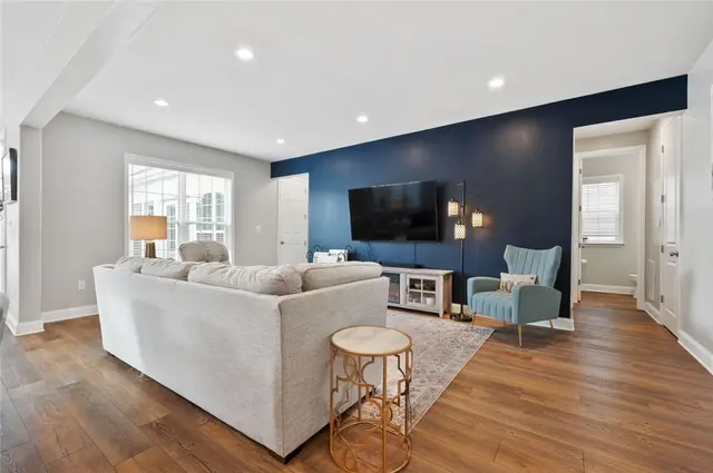 307 Harlequin Street gallery image 14