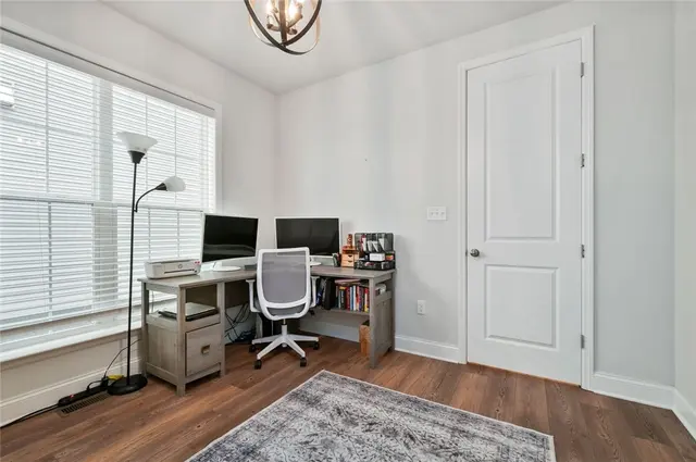 307 Harlequin Street gallery image 15