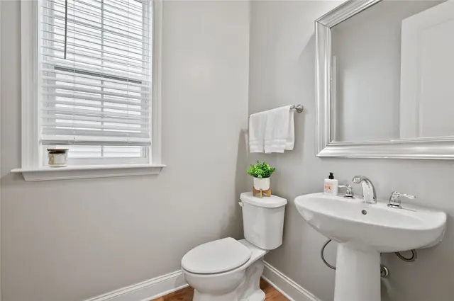 307 Harlequin Street gallery image 16