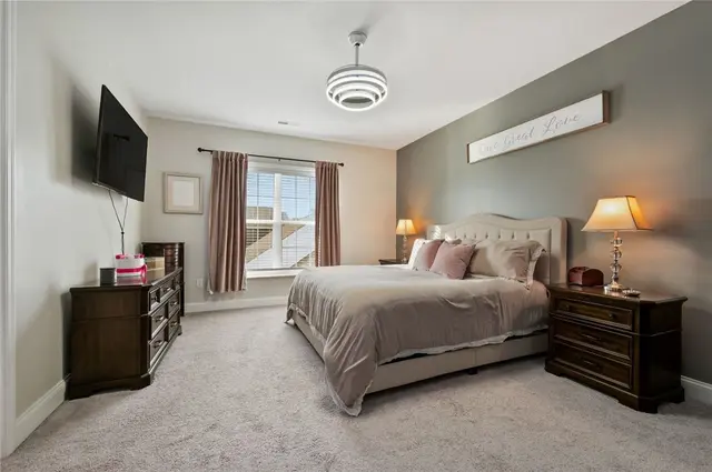 307 Harlequin Street gallery image 18