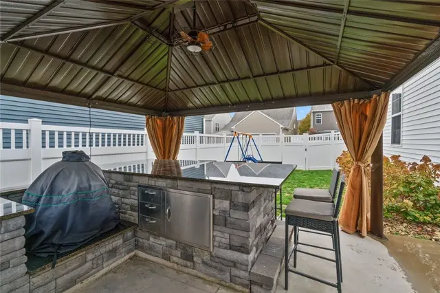 307 Harlequin Street gallery image 34