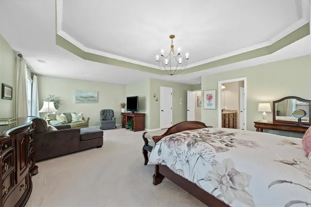 307 Longmore Drive gallery image 4