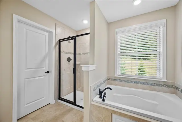 307 Longmore Drive gallery image 12