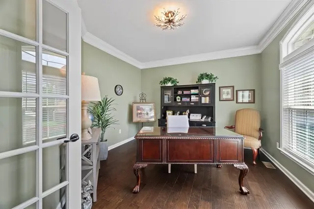 307 Longmore Drive gallery image 26