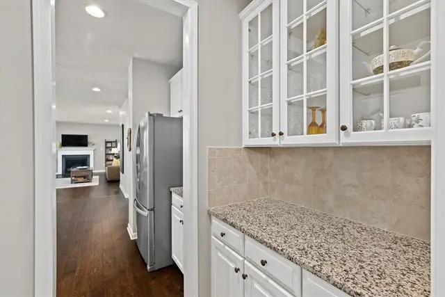 307 Longmore Drive gallery image 36