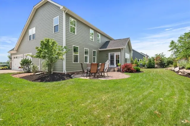 307 Longmore Drive gallery image 39