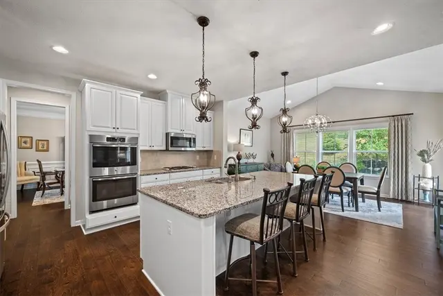 307 Longmore Drive gallery image 41