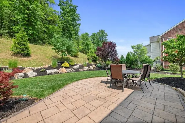 307 Longmore Drive gallery image 43