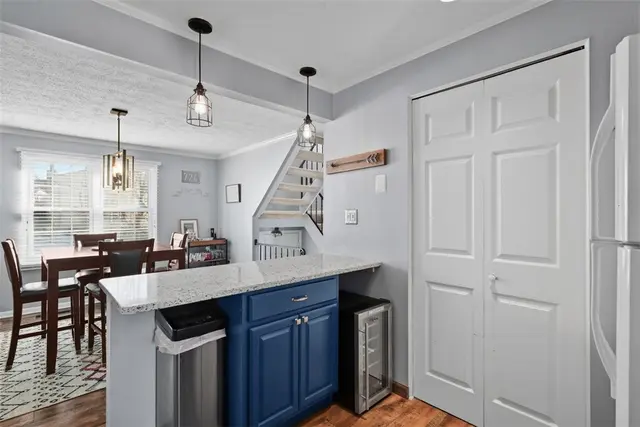 3073 Meadow Brook Ct gallery image 6